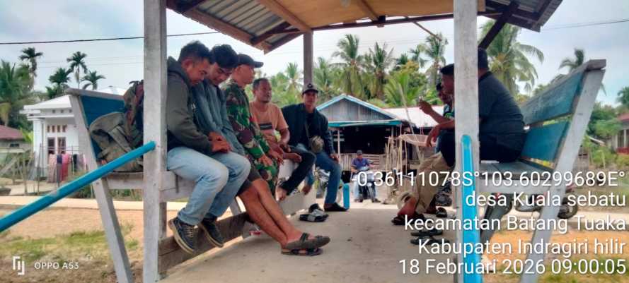 Babinsa Kuala Sebatu Tegas Larang Pembakaran Lahan di Musim Kemarau, Warga Diingatkan Jaga Lingkungan dan Kesehatan