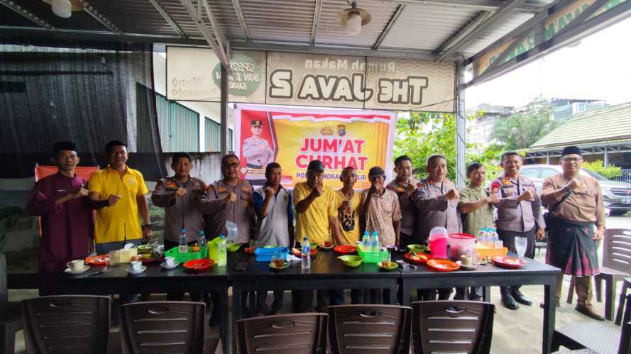 Polres Indragiri Hilir Menggelar  Jumat Curhat dan Silaturahmi Bersama Masyarakat Tembilahan