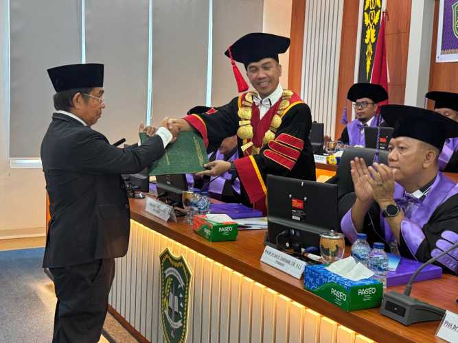 Ketua Baznas RI Prof Noor Achmad Jadi Penguji Eksternal Ujian Doktor di UIR, Dr Endar Muda Lulus dengan Pujian