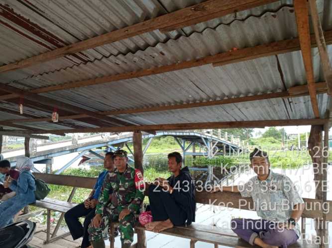 Babinsa Koramil 11/PBR dalam memberikan pemahaman mendalam tentang bahaya narkoba kepada generasi muda
