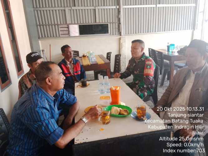 Babinsa Desa Tanjung Siantar Jaga Stabilitas Sosial Lewat Kegiatan Komunikasi Sosial