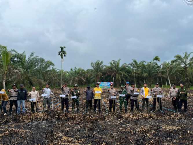 Danposramil 01/Tembilahan Hadiri Penanaman Jagung Serentak Kuartal I Tahun 2026 di Desa Sialang Panjang
