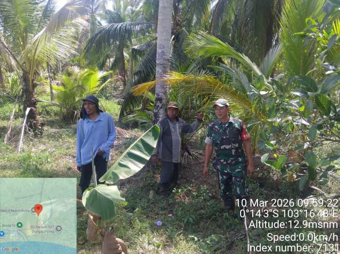 Babinsa Koramil 12/Batang Tuaka Intensifkan Patroli Tapal Batas di Sungai Piring