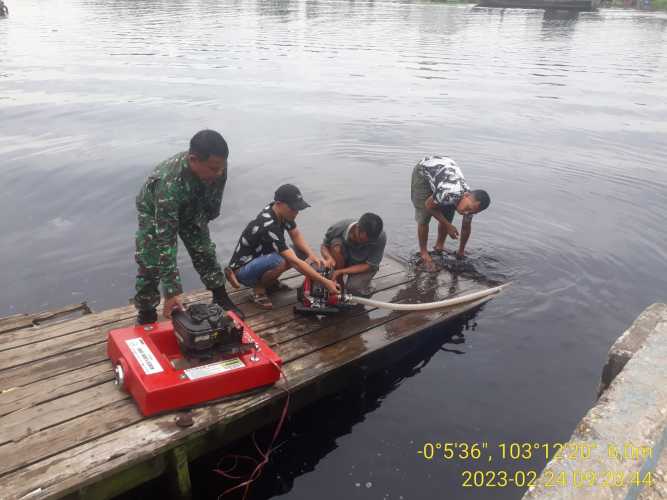 Babinsa Cek Kesiapsiagaan Alat Pemadam