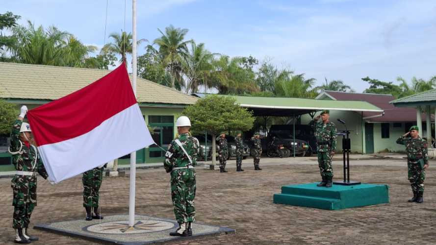 Pasi Ops Kodim 0314/Inhil Pimpin Upacara Bendera Bulanan dan Berikan Wejangan Tegas kepada Personel