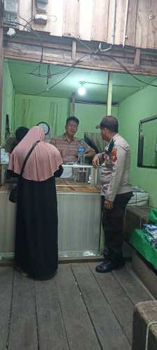 Ciptakan Rasa Aman di Hari Pasar, Bhabinkamtibmas Polsek Pelangiran Gelar Patroli di Desa Simpang Kateman