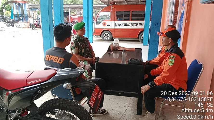 Serda Ronal Manalu Bersama BPBD Siap Siaga Hadapi Musim  Pasang Rob