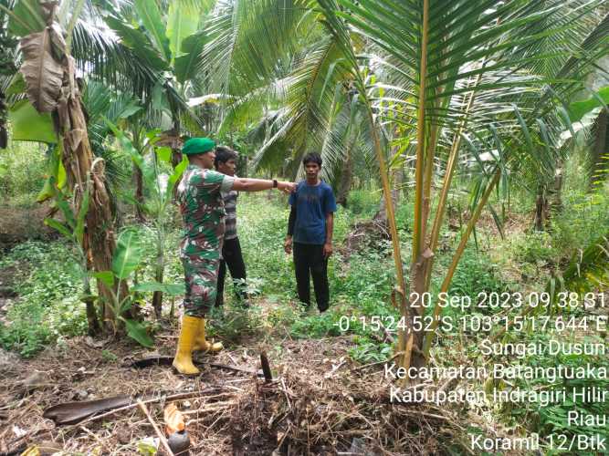 Babinsa Tanggapi Titik Api dengan Patroli