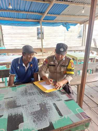 Bhabinkamtibmas Rosmel Polsek Pelangiran Ingatkan Bahaya Lalai Matikan Kompor, Kapolsek: Keselamatan Keluarga Tanggung Jawab Bersama