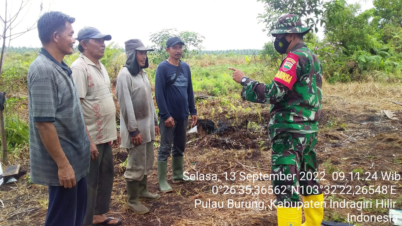 Serda Arlansyah  Babinsa Koramil 11/Pulau Burung Kodim 0314/Inhil Kejar Tayang  Pencegahan Karhutlah