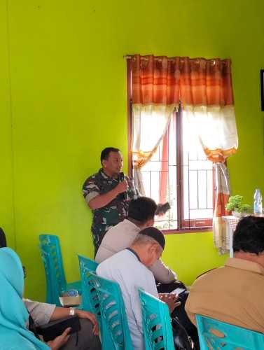 Babinsa Serda Adri Candra Pastikan Kegiatan Pembangunan Sesuai Kebutuhan Masyarakat