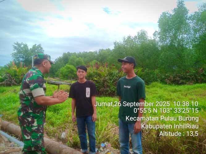 Babinsa Koramil 11/PBR Laksanakan Patroli Tapal Batas di Teluk Nibung