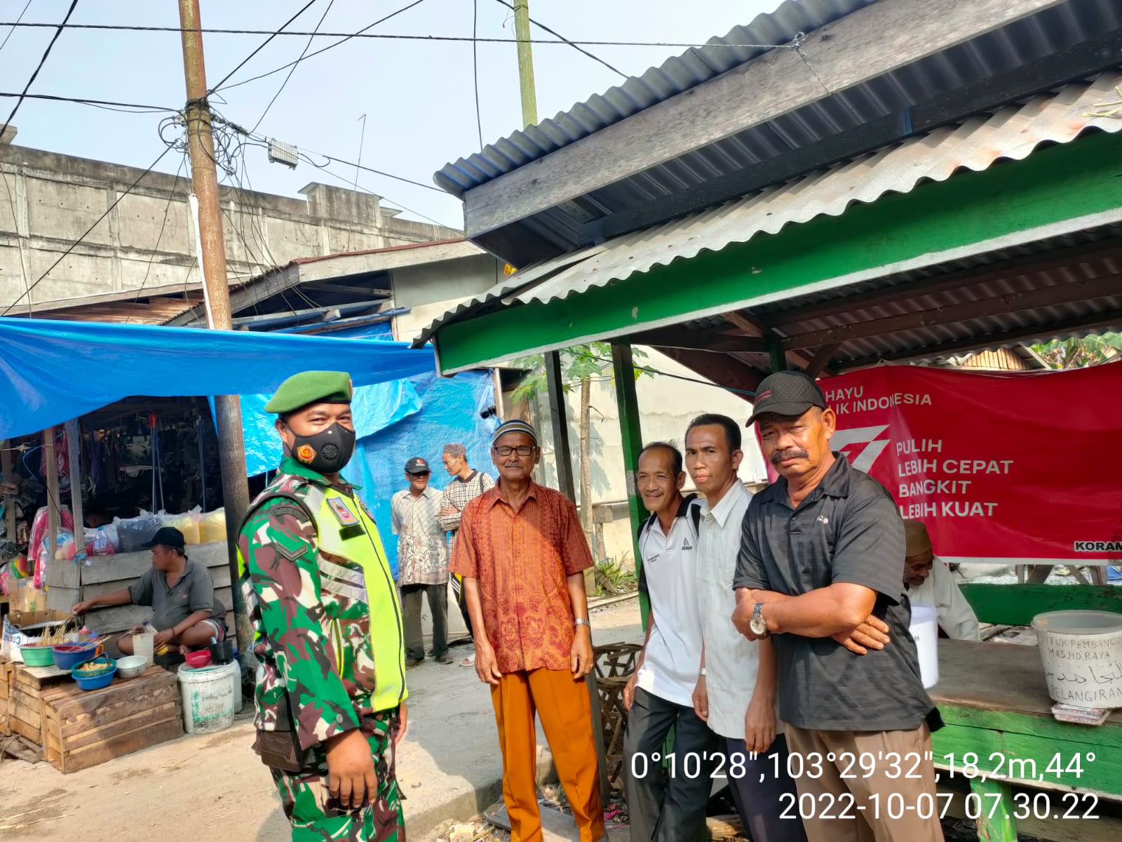 Serda  Candra Bastian Babinsa Koramil 10/Pelangiran Kodim 0314/Inhil Selalu Utamakan Kesehatan Lingkungan