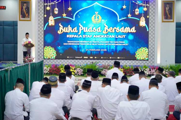 Berikan Tausiah di Buka Bersama KASAL, Menteri Nusron: Negara Besar Mampu Ciptakan Rasa Aman