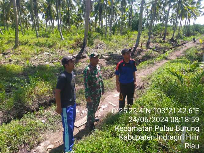 Penyelamatan Lingkungan Fokus Utama Babinsa Pulau Burung Dalam Patroli Karhutlah