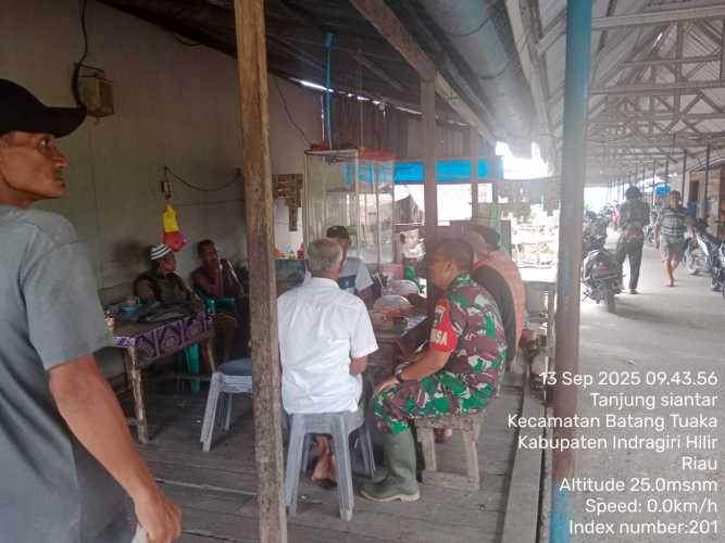 Babinsa Tanjung Siantar Tingkatkan Komsos, Pererat Silaturahmi dengan Warga