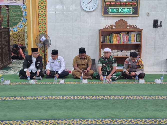Peran Babinsa Tembilahan Hilir Warnai Pembukaan Manasik Haji Gabungan Kecamatan di Inhil