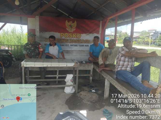 Babinsa Koramil 12/Batang Tuaka Ingatkan Warga Sungai Piring: Pastikan Rumah Aman Sebelum Mudik Lebaran