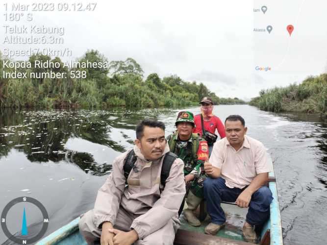 Kopda Ridho Patroli Lintasi  Sungai Bagan Kera