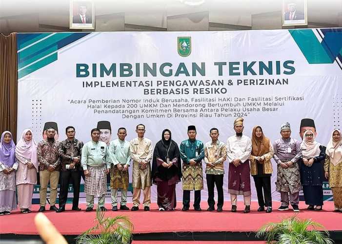 Kepala DPMPTSP Inhil Hadiri Pemberian NIB dan Fasilitasi Sertifikasi untuk 200 UMKM di Riau