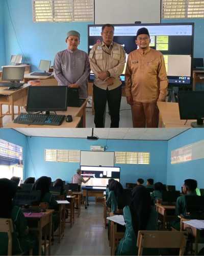 Siswa SMAN I Pekaitan Bergiliran Mengikuti Proses Pembelajaran Media Internet Bantuan Presiden Prabowo