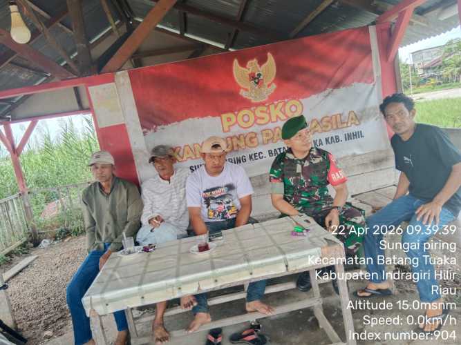 Babinsa Koramil 12/Batang Tuaka Pererat Silaturahmi dan Himbau Warga Sungai Piring Lapor Cepat Setiap Kejadian