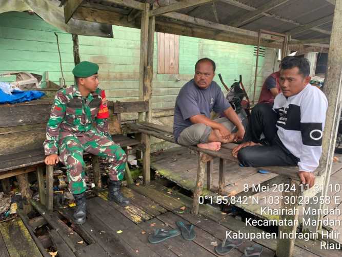 Babinsa Mandah Jalin Kekeluargaan dengan Warga Binaan