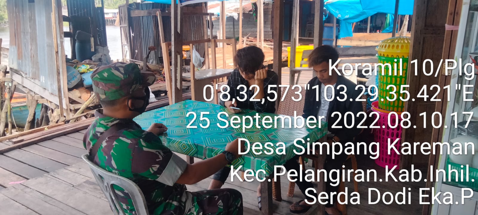 Serda Dodi Eka Putra Babinsa Koramil 10/Pelangiran Memupuk Komunikasi yang Baik