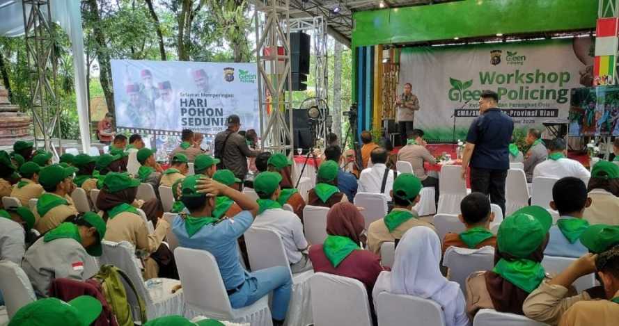 Rocky Gerung: Masa Depan Indonesia Hijau Lahir dari Inisiatif Anak Muda Riau