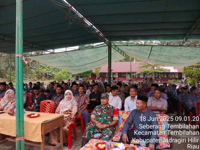 Sertu M. Yasin Berinteraksi dengan Warga di Acara Perpisahan SD