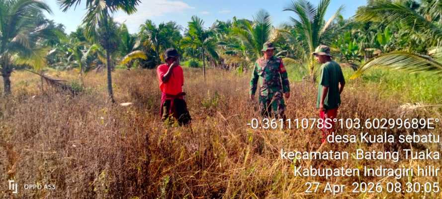 Babinsa Kuala Sebatu Tegaskan Tapal Batas Wilayah Gagal Cegah Karhutla