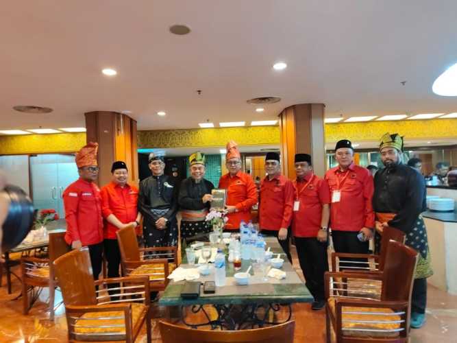 Perjuangan Daerah Istimewa Riau Dapat Lampu Hijau: Hasto Kristiyanto Buka Dialog Lebar