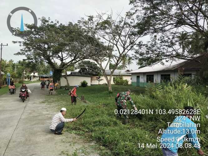 Babinsa Bente Budayakan Lingkungan Bersih