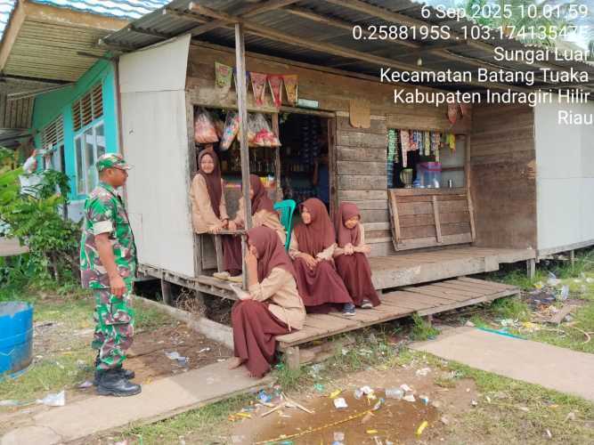 Babinsa Koramil 12/Btk Motivasi Pelajar Nurul Huda untuk Raih Cita-Cita Melalui Komsos Kampung Pancasila