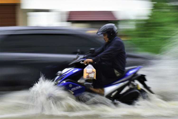 Peringatan Dini Bencana Banjir dan Longsor, Gubernur Riau Minta Kepala Daerah Siaga