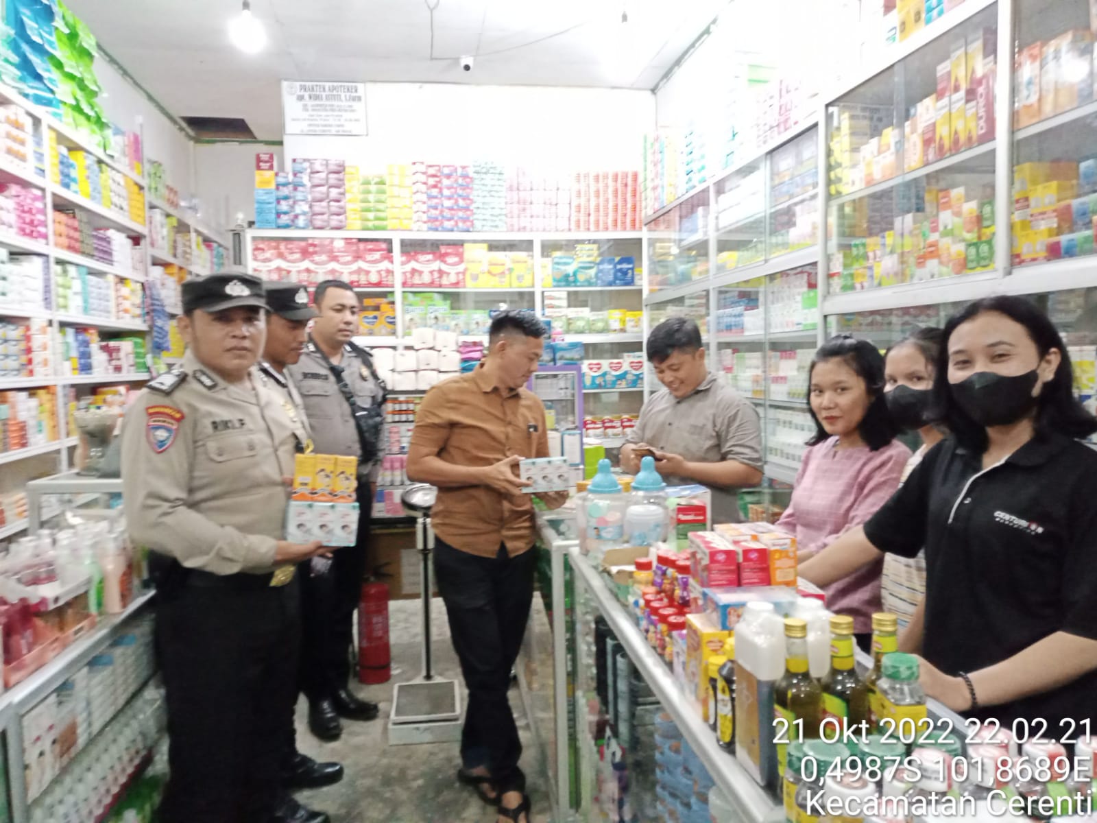 Jajaran Polres Kuansing Lakukan Pengawasan dan Monitoring Terhadap Apotik dan Toko Obat