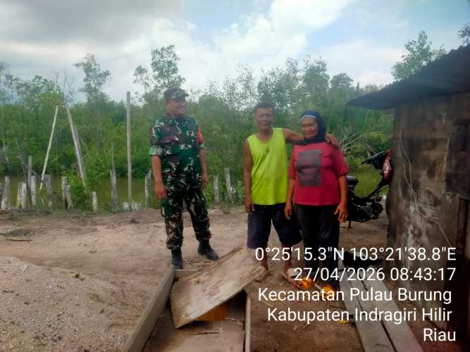 Babinsa Pulau Burung Gelorakan Penyuluhan Terpadu Pengawasan SDM dan Pencegahan Karhutla di Desa Sungai Danai