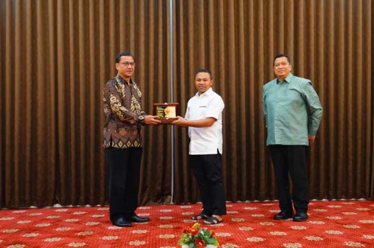 Gubri Abdul Wahid Terima Kunjungan Wamen PANRB dan Kepala ANRI, Begini Pembahasannya