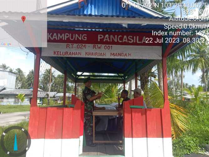 Babinsa Komsos di Kampung Pancasila Bahas Lingkungan