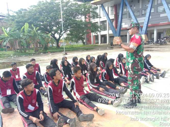 Bina Generasi Muda, Sertu M.Yasin Latih Disiplin Murid SMK 1 Tembilahan