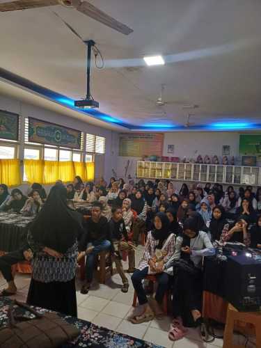 Pembentukan kader kesehatan remaja (KKR) di MTsN 02 Kecamatan Mandah