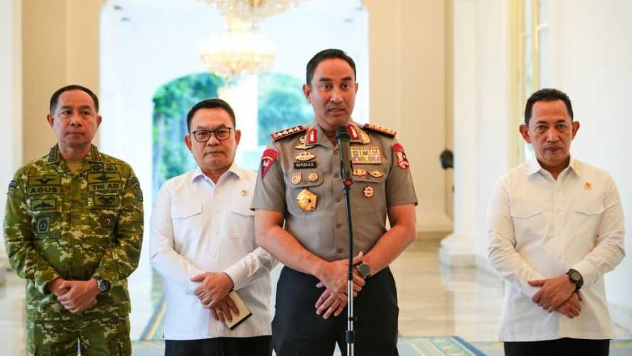 Kapolri Naikkan Penyidikan 98 Kasus Korporasi Karhutla Diduga Libatkan Asing