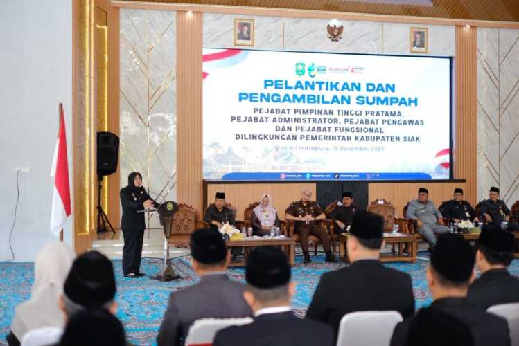 Enam Bulan Pimpin Siak, Bupati Afni Lakukan Perombakan Perdana, 71 Pejabat Dilantik