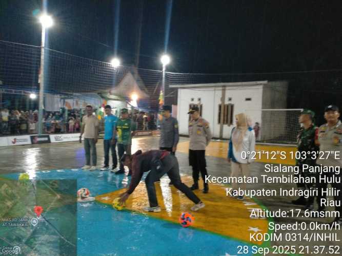 Danramil 01/Tembilahan Hadiri Pembukaan Turnamen Futsal Pemuda Cup-1 di Desa Sialang Panjang
