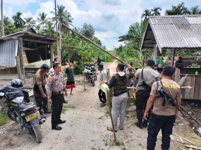 Ada Pungli dan Palang Jalan di Desa Tasik Raya, Kapolsek Batang Tuaka Turun Langsung ke Lokasi