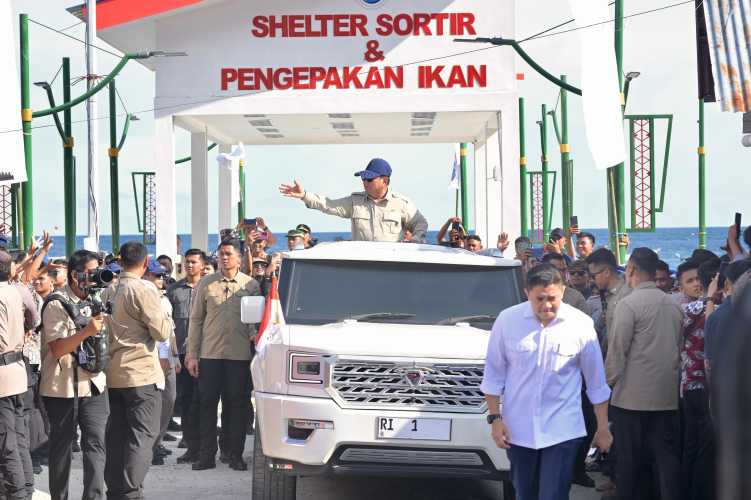 Presiden Prabowo Tinjau Shelter Sortir dan Pengepakan Ikan Kampung Nelayan Merah Putih di Gorontalo