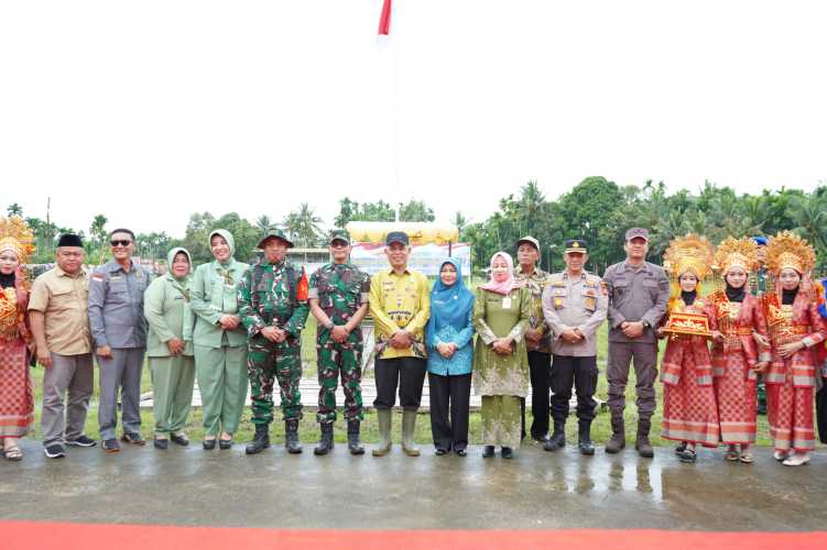 Wakil Ketua DPRD Inhil Menghadiri  Penutupan TMMD Ke-123 di Desa Mumpa