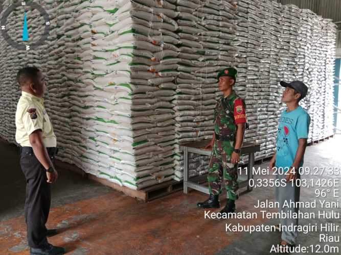 Serda Ronald Manalu Tinjau Stok Beras di Gudang Bulog