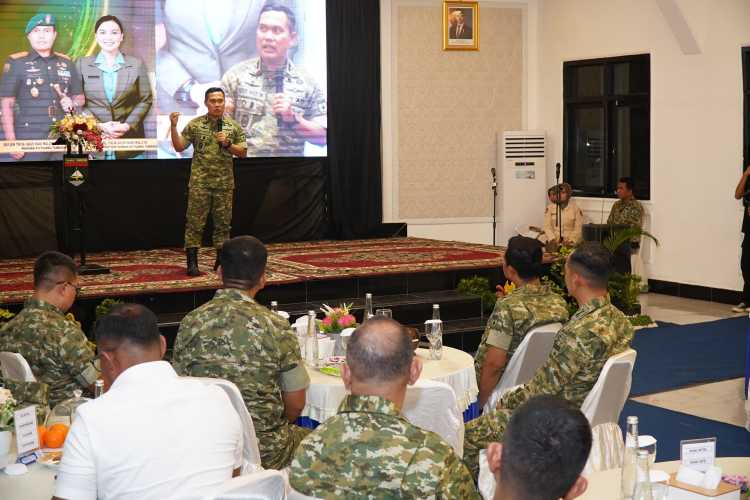 Beri Arahan ke Personel Kodim 0314/Inhil, Pangdam Tekankan Pentingnya Semangat dan Profesionalisme Prajurit