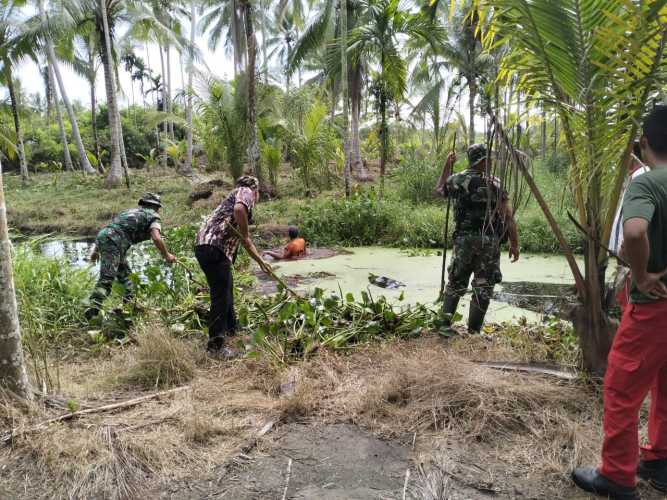 Memperingati HUT Kodam I/BB Ke -77, Kodim 0314/Inhil Gelar Karya Bakti Pembersihan Parit